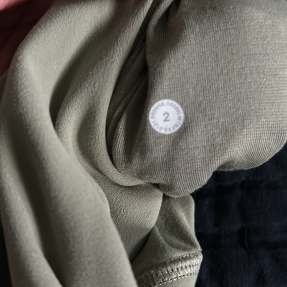 Lululemon align gray eucalyptus size 2 shorts - Picture 5 of 5